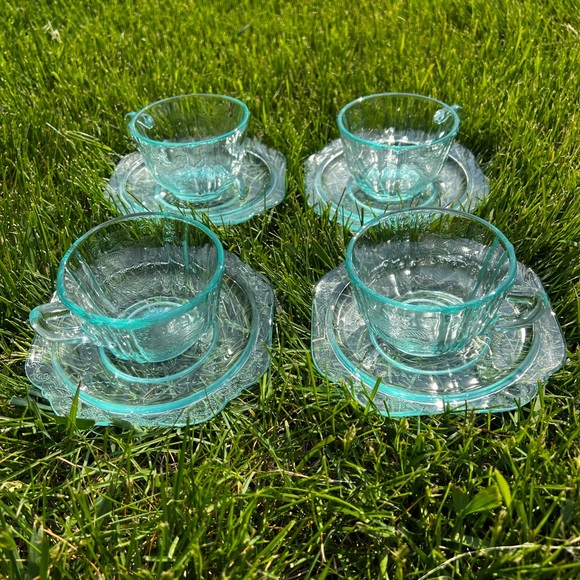 1970 Indiana glass reproduction of 1930 federal depression glass Madrid pattern - Picture 3 of 3